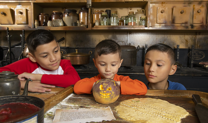 Kids with pumpkin SS Great Britain